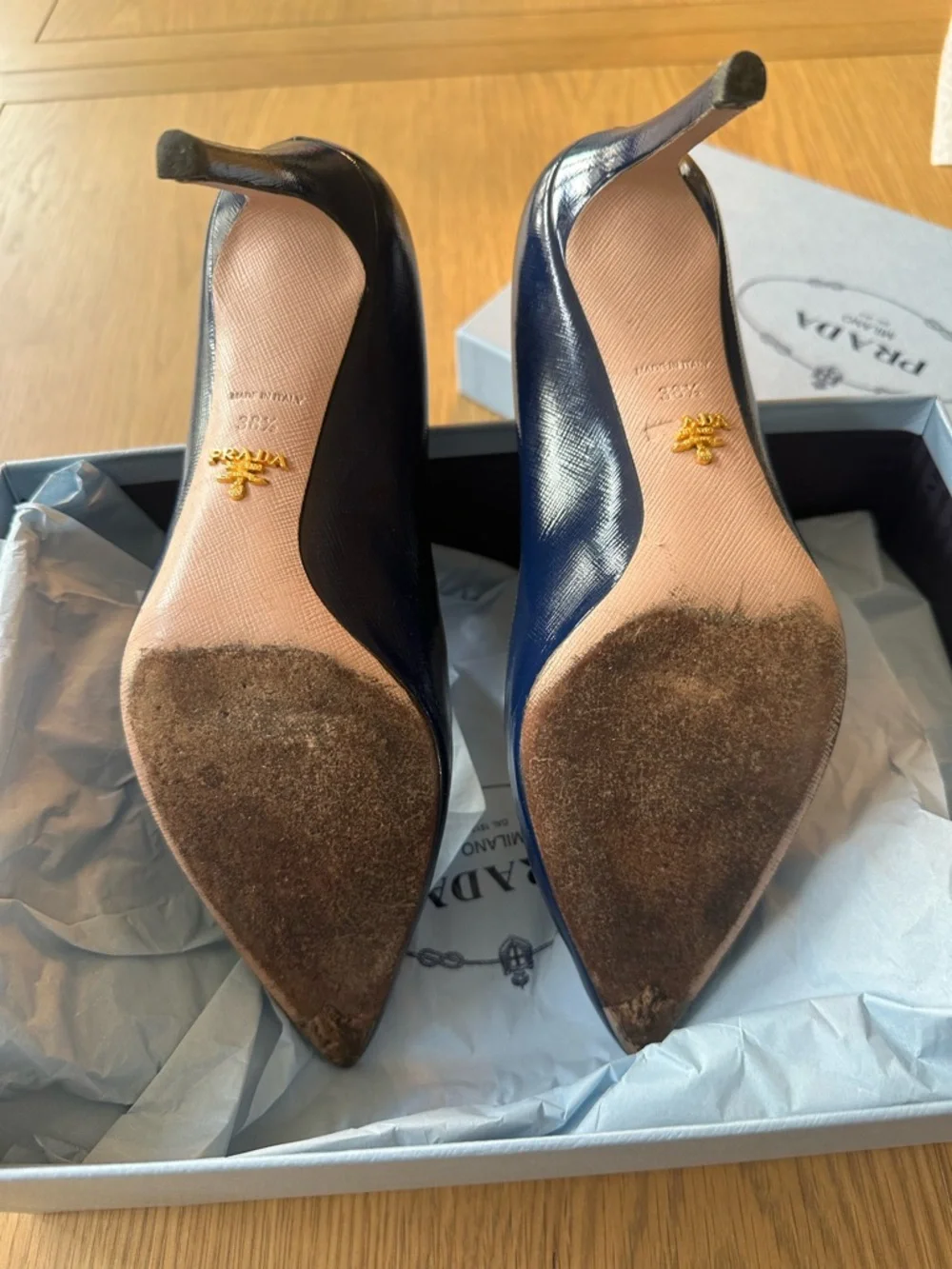Prada Saffiano Leather Pointed-Toe Pumps.  Navy 38.5 - Picture 4 of 5
